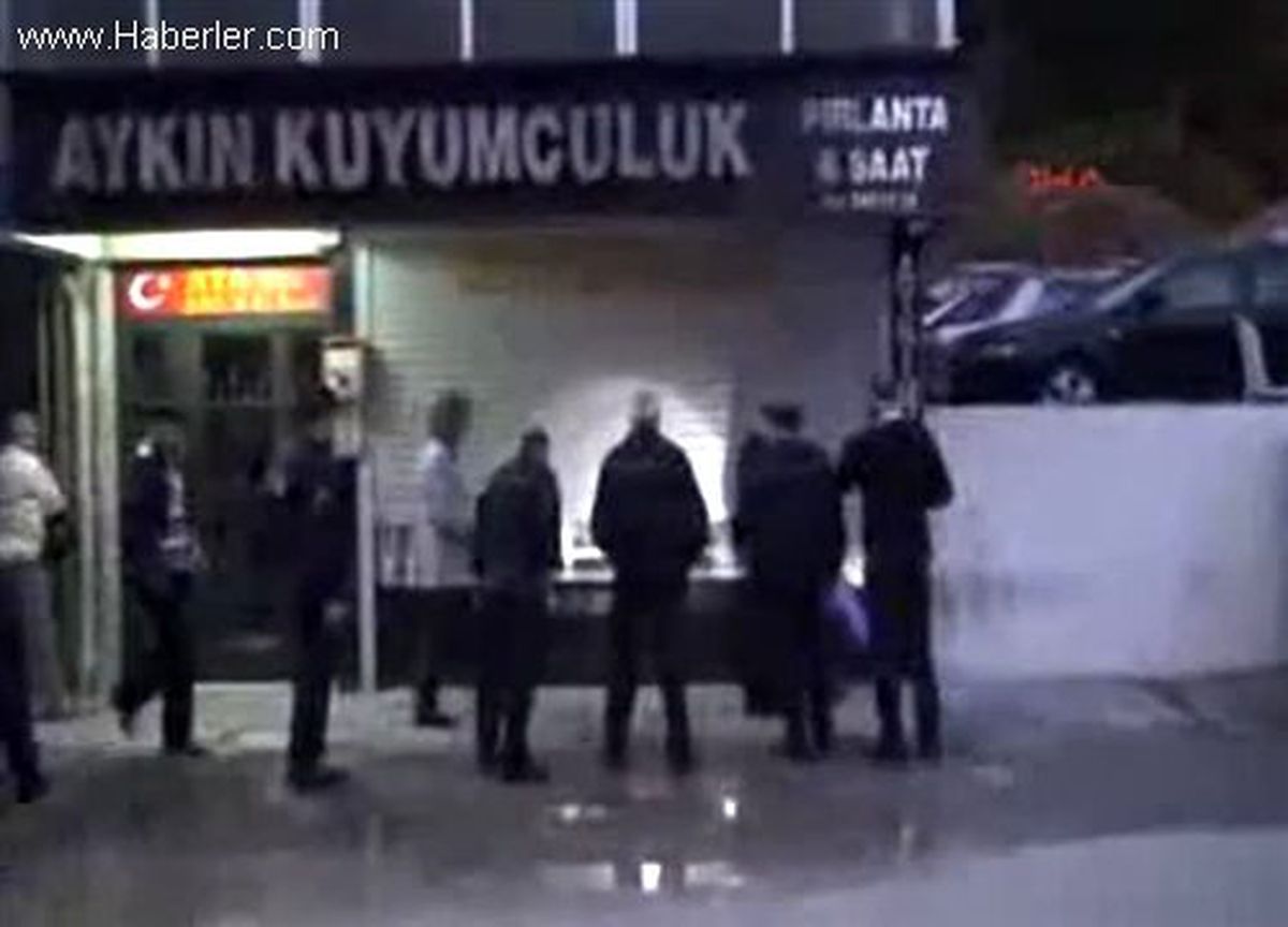 Hırsızların Bayram Mesaisi