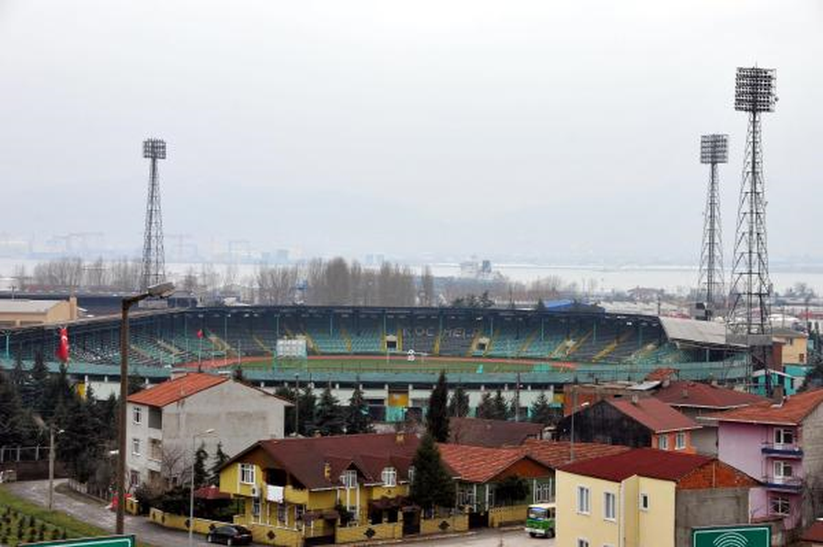 İzmit İsmetpaşa Stadı Yıkılıyor