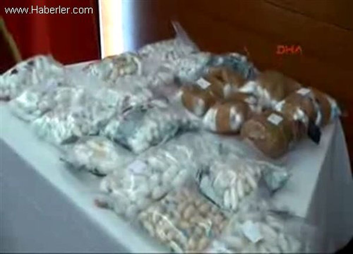 Kapıkule\'de Küpsüller İçerisinde 12 Kilo 874 Gram Kokain Ele Geçirildi