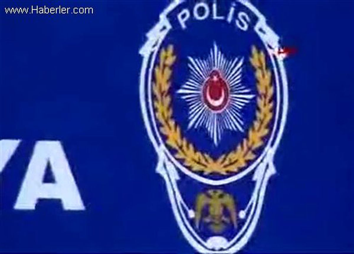 Konya\'da Bir Marketten Parfüm, Şampuan, Krem, Diş Macunu ile Salam, Sosis, Sucuk, Zeytin, Zeytin...