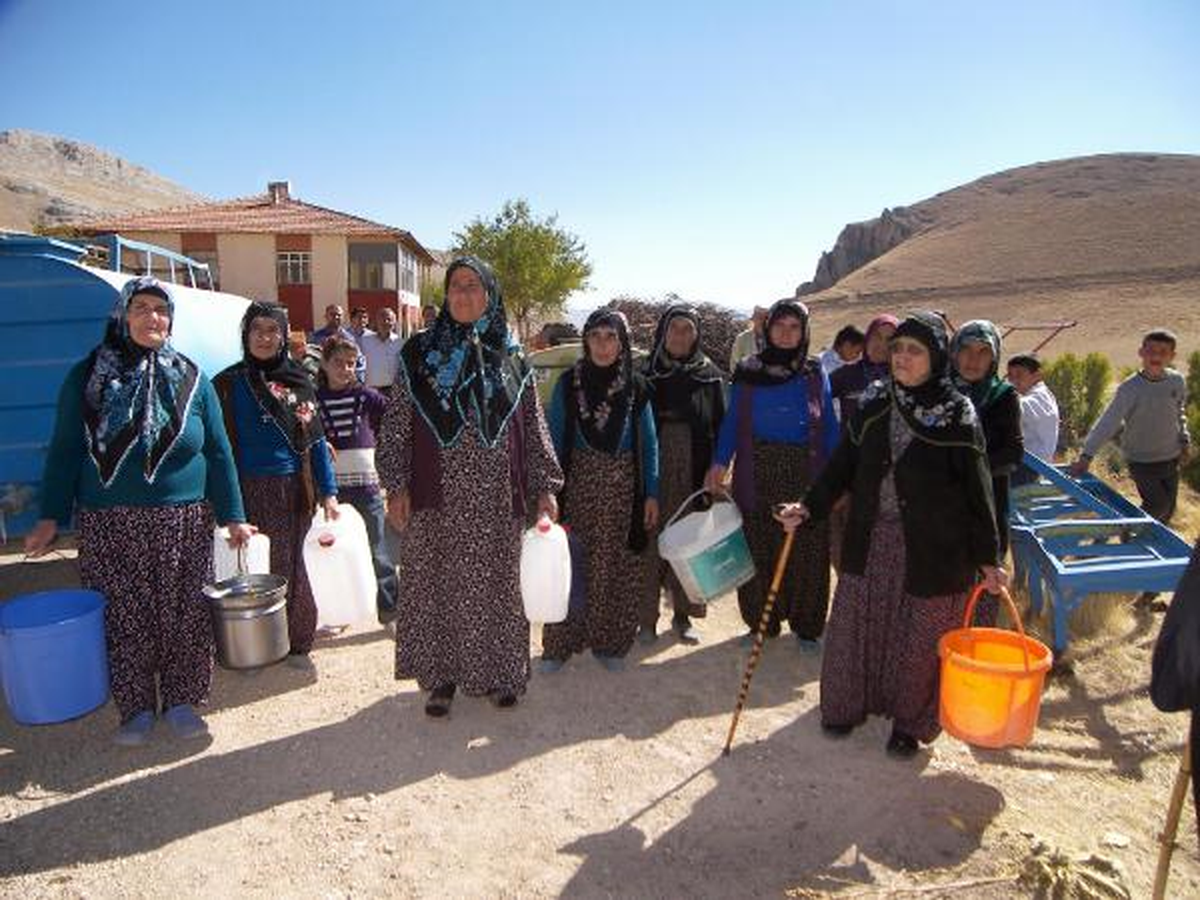 Köy Halkı, Bayramda Mahkeme Kararıyla Susuz Kaldı