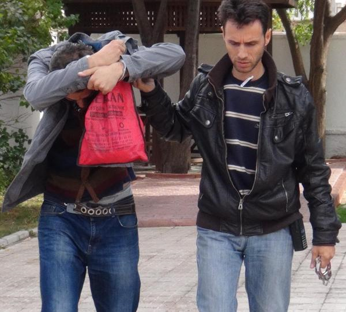 Konya\'da Market Hırsızı Çaldıklarını Satarken Yakalandı
