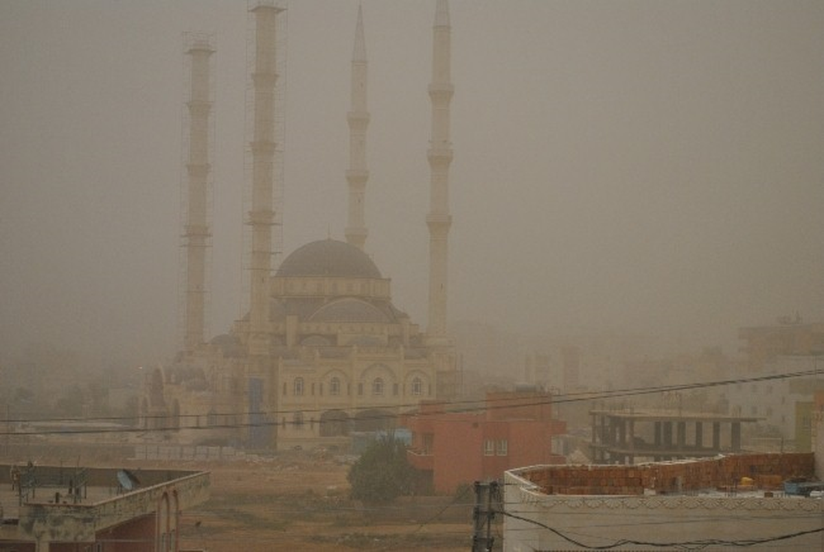 Midyat\'ı Toz Bulutu Kapladı