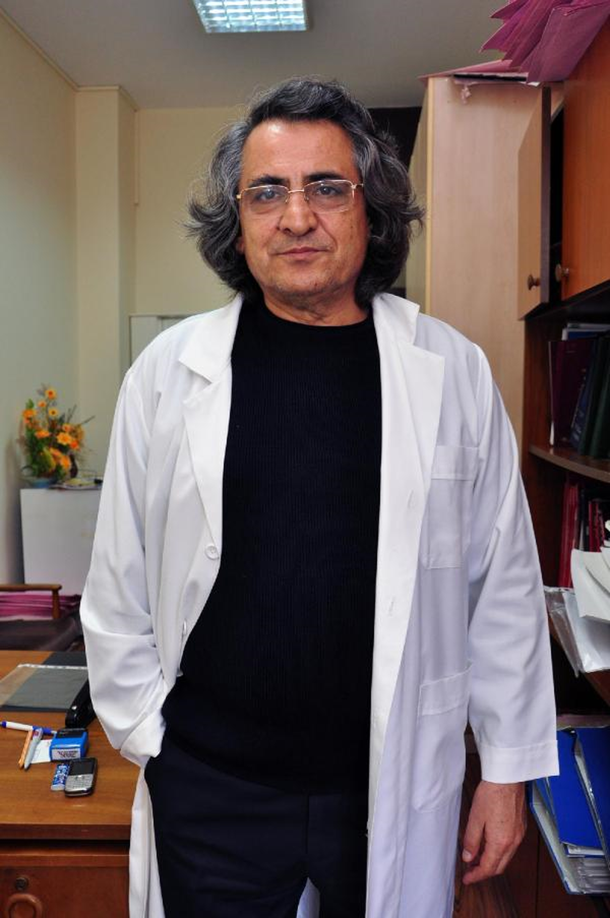 Organ Nakli Profesörü Kansere Yenildi