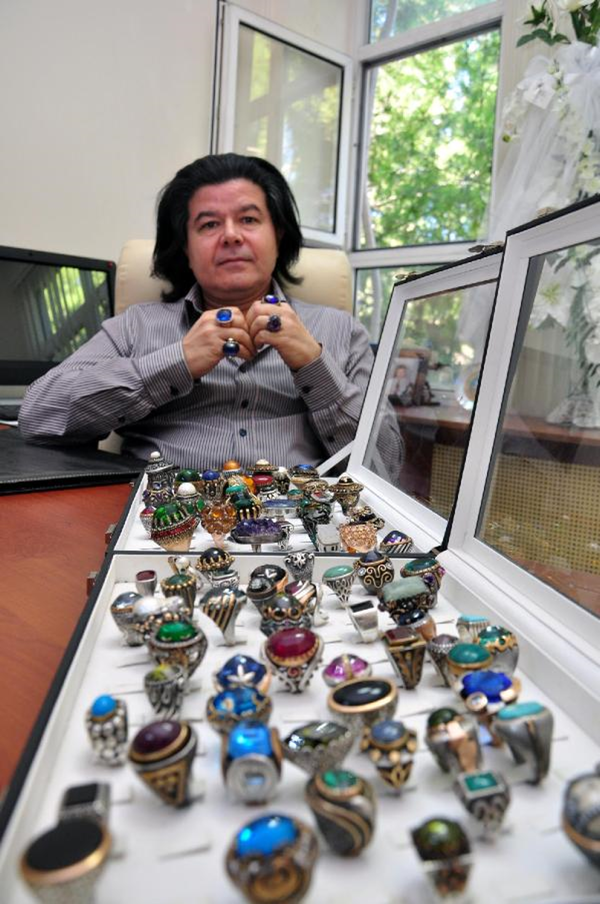 Profesörün Hobisi Yüzük