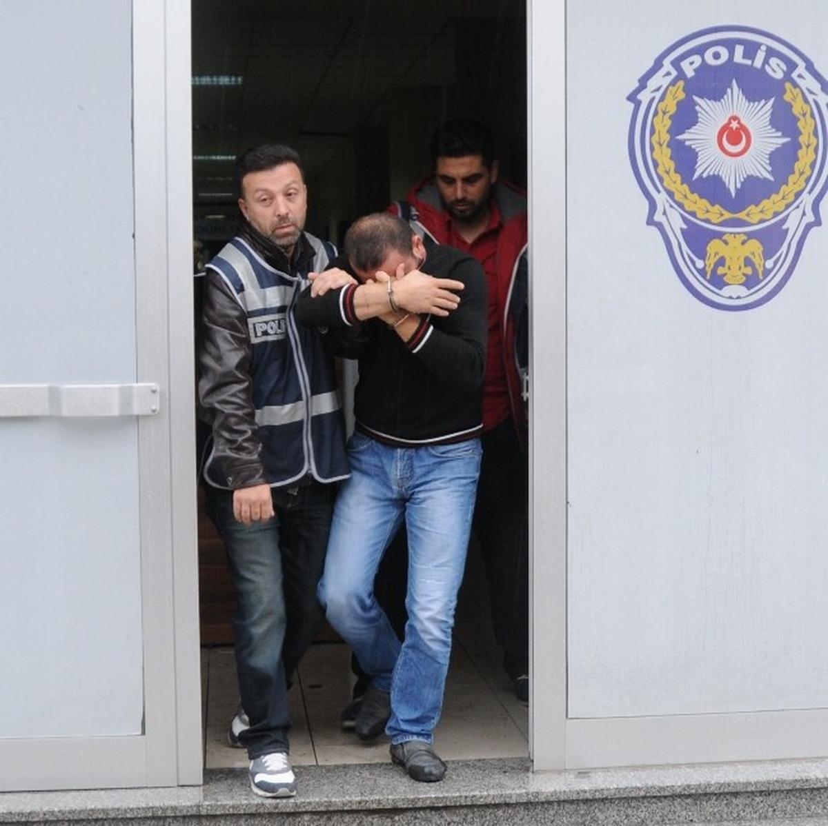 Ranzanın Altına Saklanan Hırsız Yakalandı