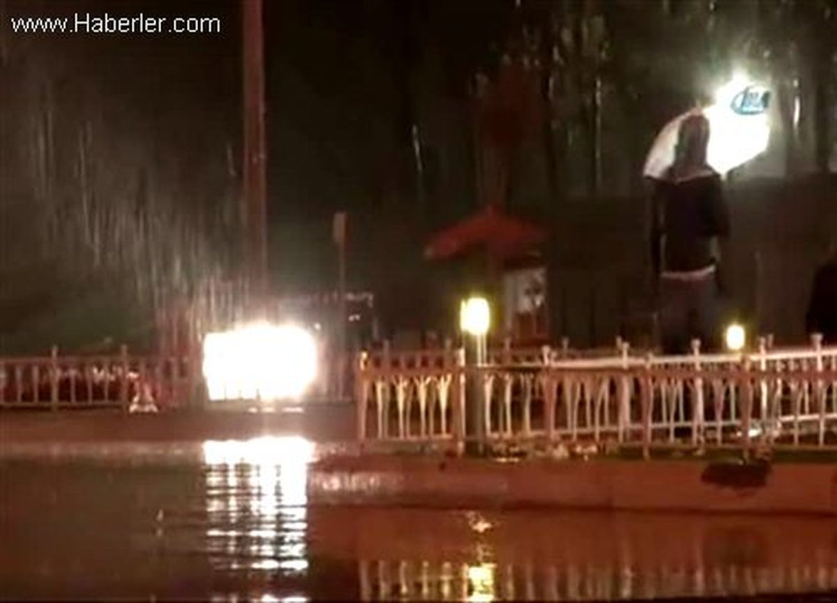 Yağmur, İstanbul\'u Etkisi Altına Aldı