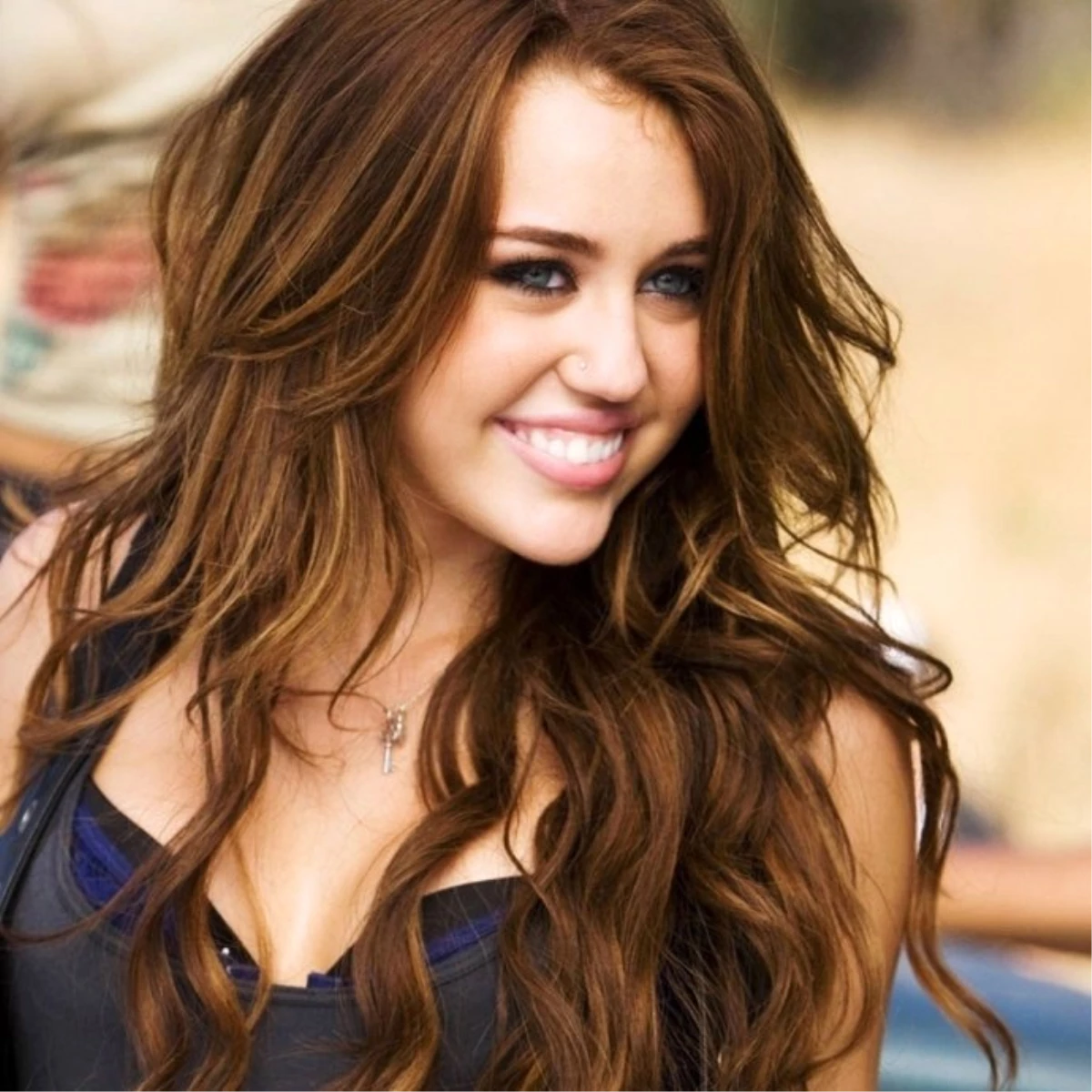 Miley Cyrus Yeni Bir Aşka Yelken Açtı
