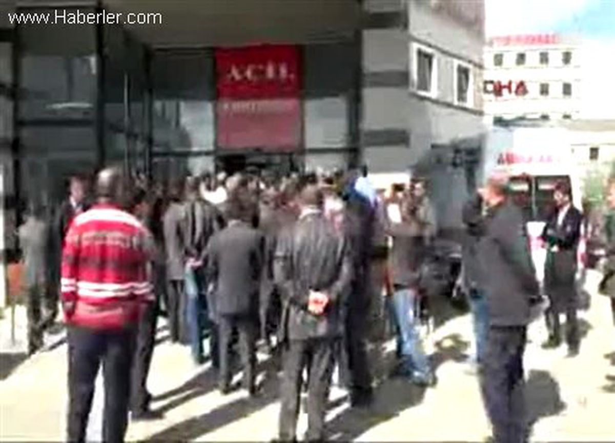 Asker Silahından Çıkan Kurşunla Biri Ağır 2 Kişi Yaralandı