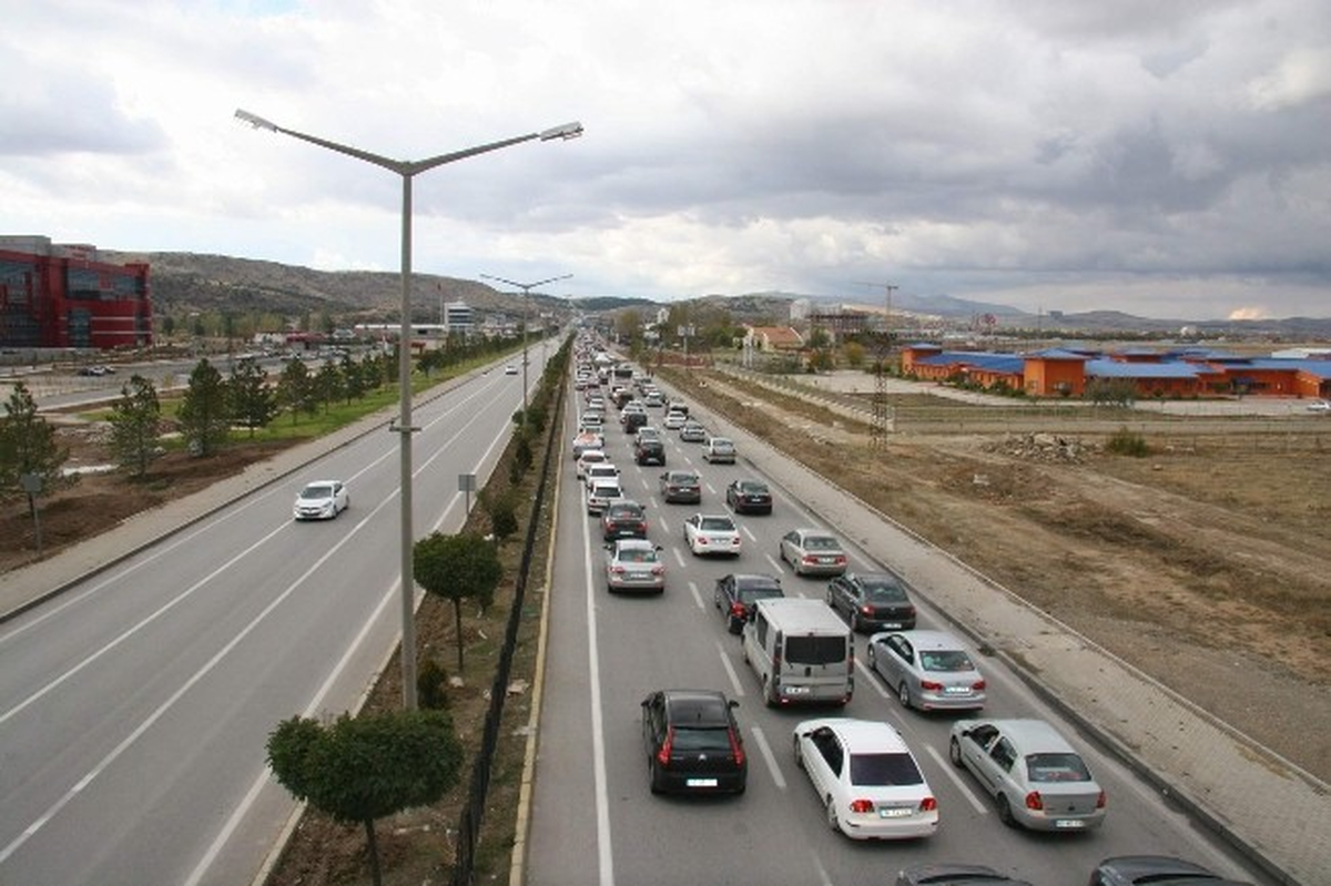 Bayram Tatilinin Bitmesine 1 Gün Kala Dönüş Çilesi Başladı