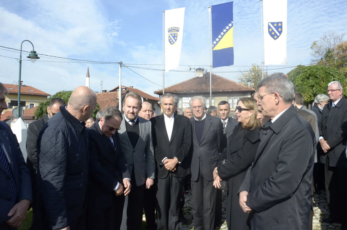 Bosna, Eski Cumhurbaşkanı Aliya\'yı Andı