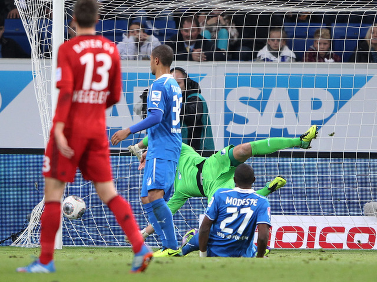 Bundesliga\'daki Skandal Gol Kararı