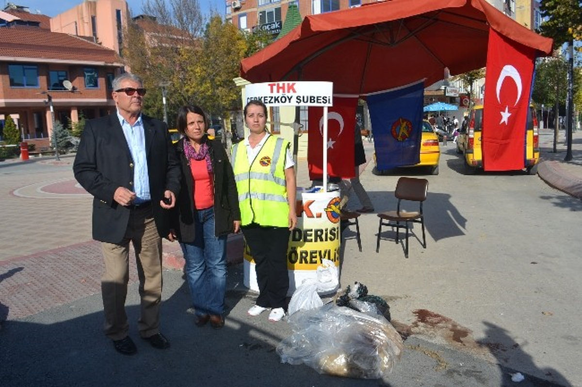 Çerkezköy\'de Kurban Derileri Toplandı