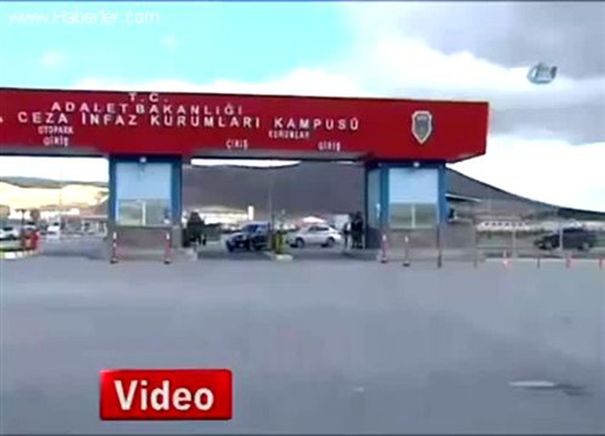 Devlet Bahçeli, Engin Alan\'ı Ziyaret Etti