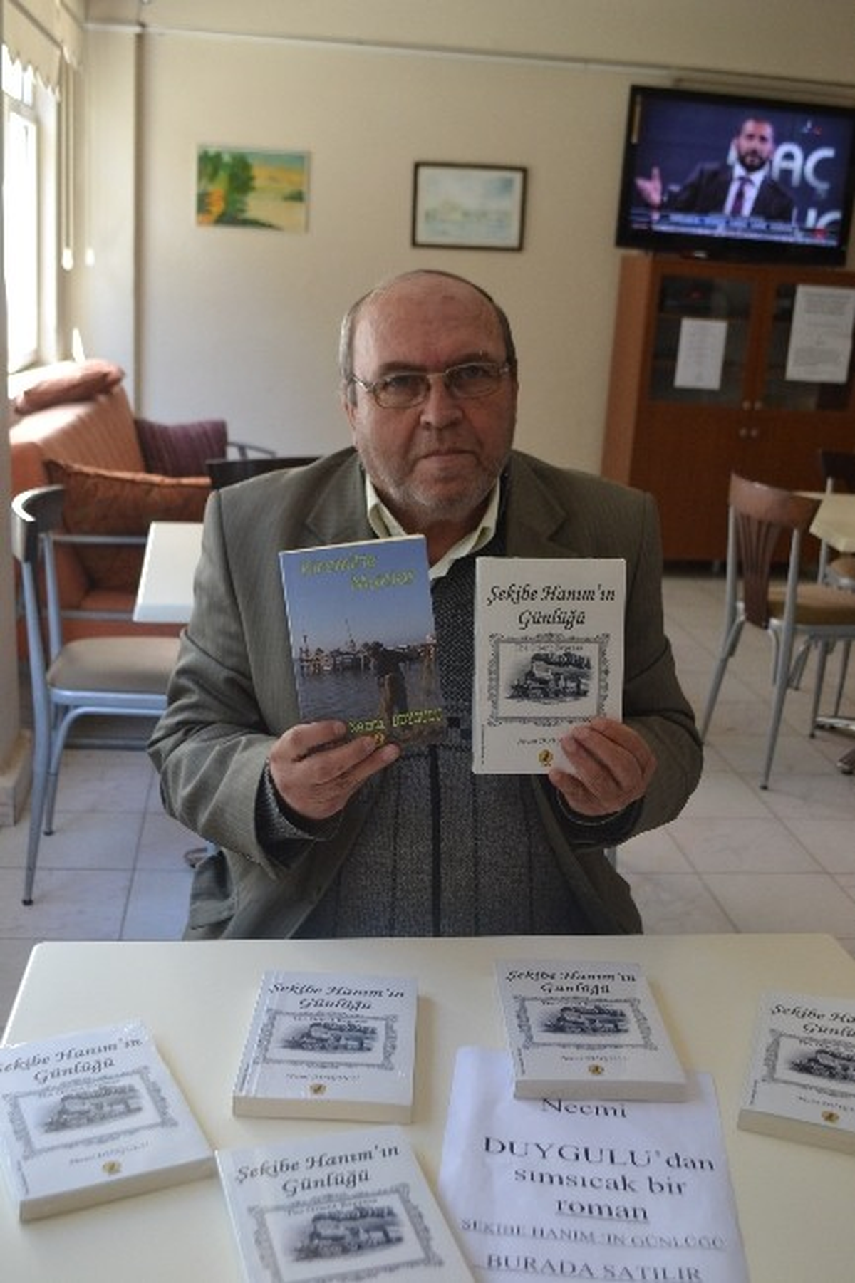 Emekli Öğretmenden 2 Öykü Kitabı