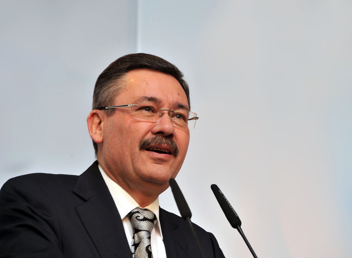 Gökçek: Arkadaşlar Bana Sürpriz Yapmış