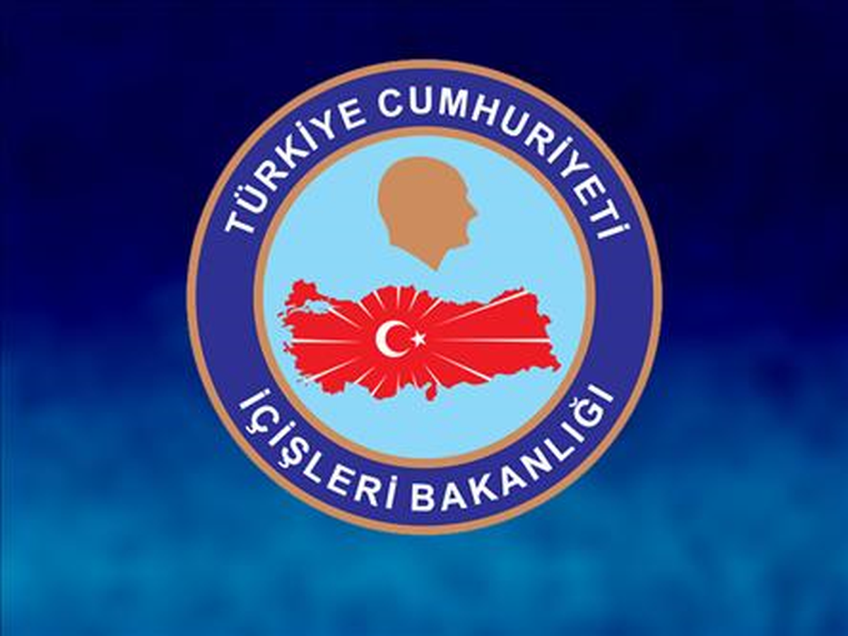 İngiltere\'deki Yasadışı Göçmenleri Geri Gönderme Merkezinde Yangın
