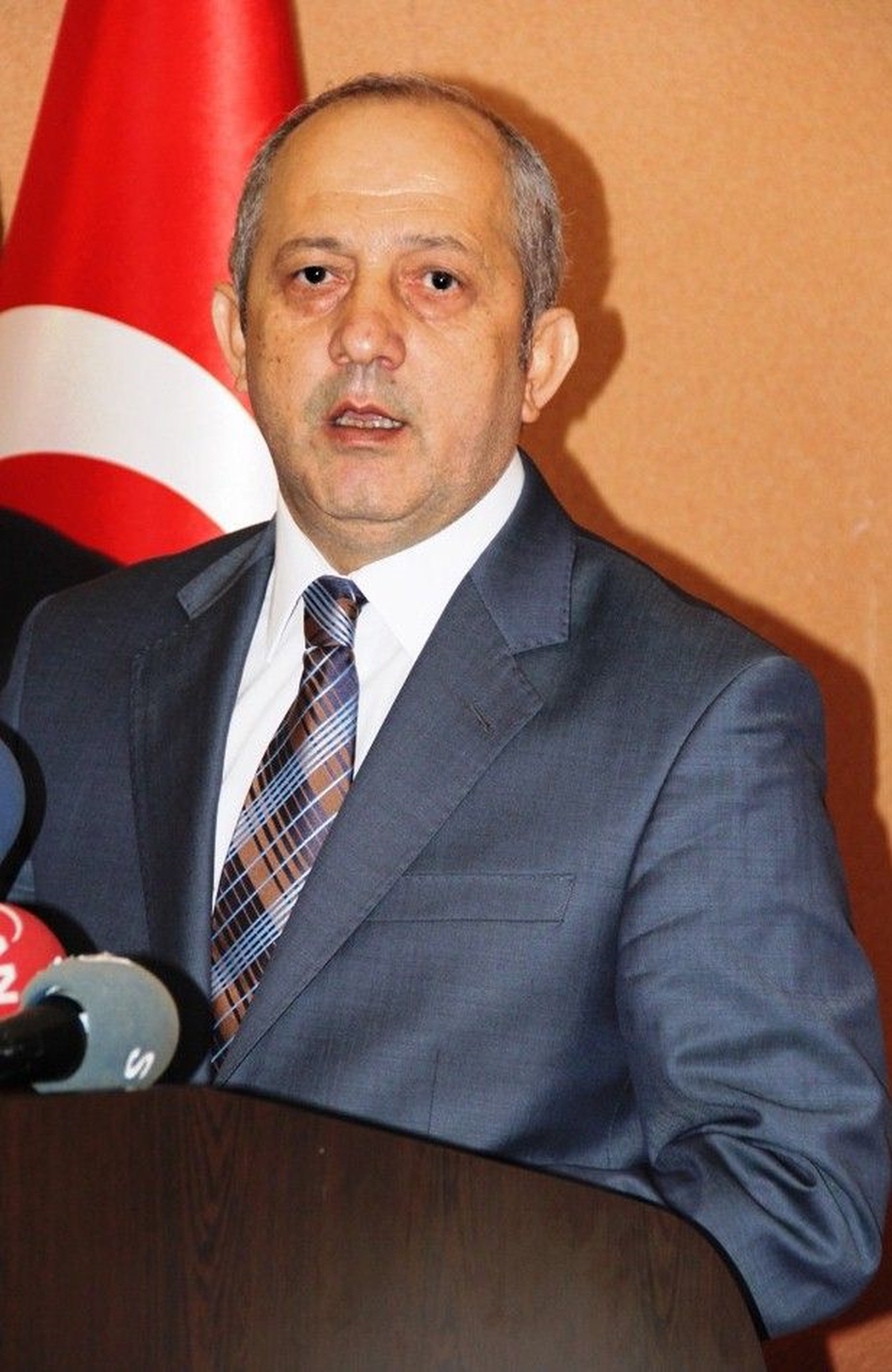 İzmir Emniyet Müdürü\'ne Saldırı İddiası
