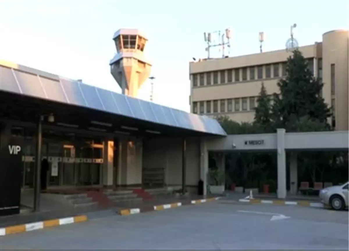 Kaçırılan Pilot Murat Akpınar\'ın Ailesi İstanbul\'a Gitti