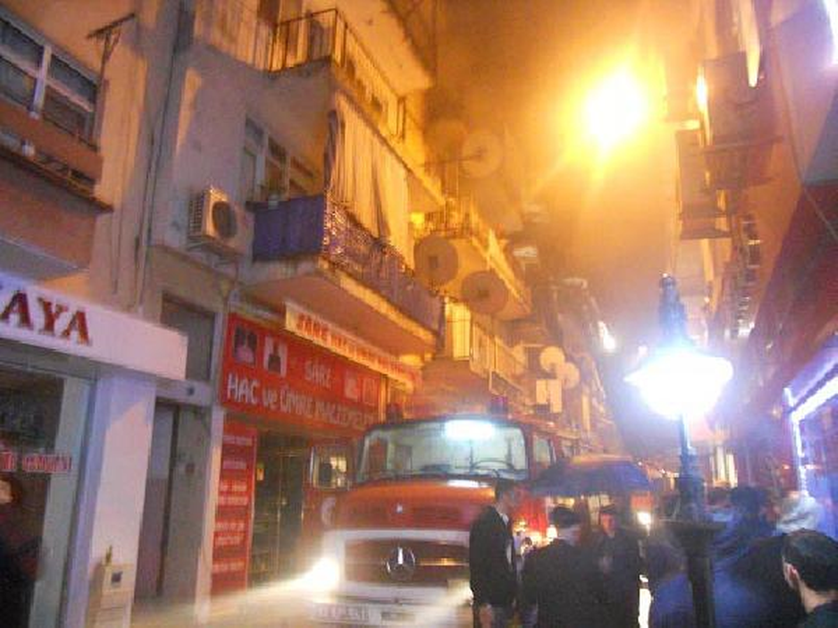 Karamürsel\'de Korkutan Ev Yangını