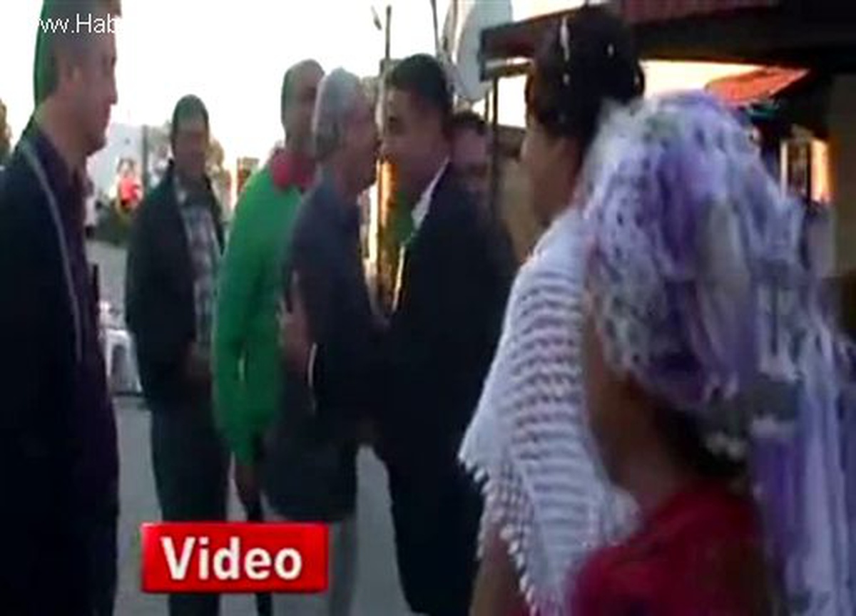 Kemal Kılıçdaroğlu\'nu Karşısında Gören Gelin ve Damat Şaşkına Döndü
