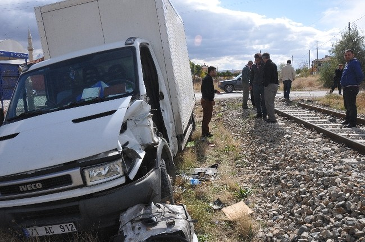 Kırıkkale\'de Tren Kazası: 2 Yaralı