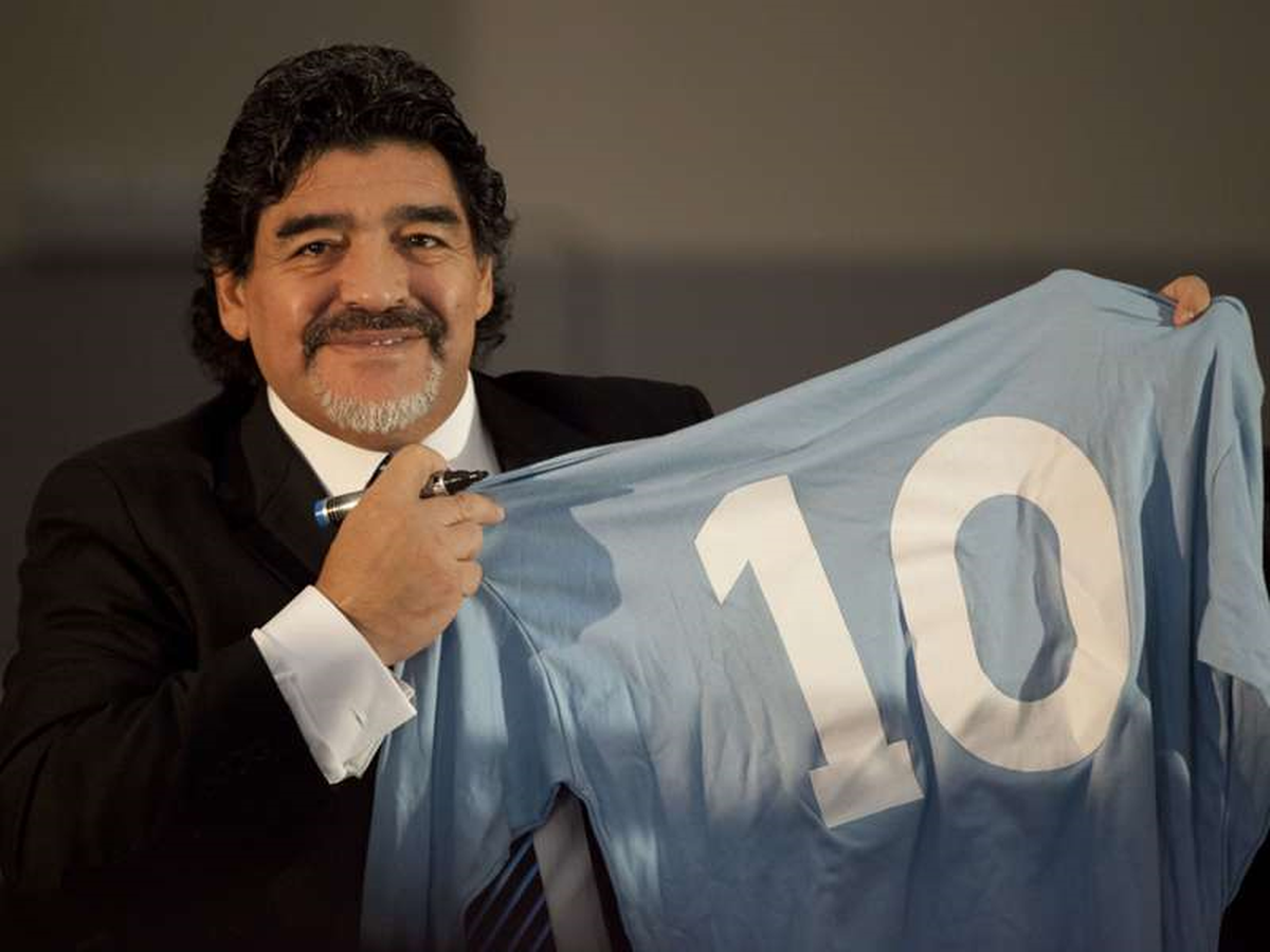 Maradona Napoli\'yi İzledi