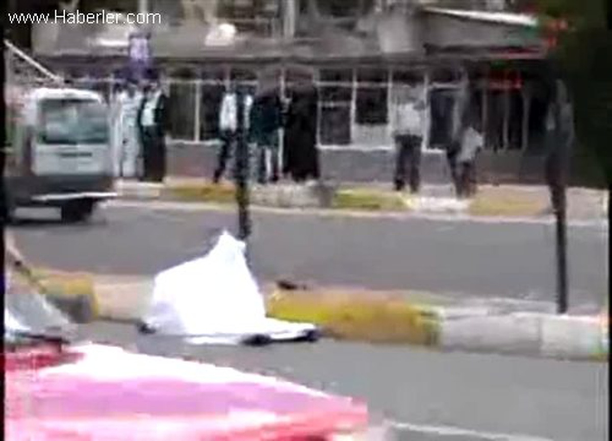 Uşak\'ta Otomobilin Çarptığı Motosikletli Öldü