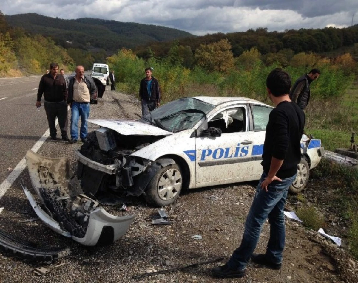 Zonguldak\'ta Polis Aracı Devrildi: 2 Yaralı