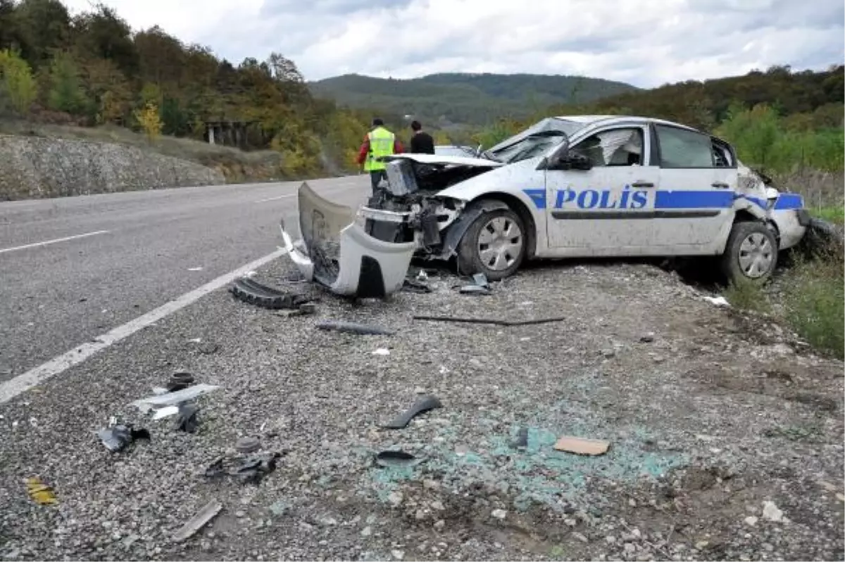 Polis Otosu Takla Attı: 2 Yaralı