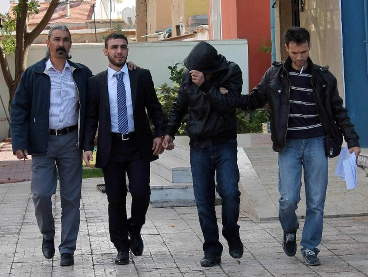 Suçüstü Yakalanan Sigara Hırsızları Tutuklandı