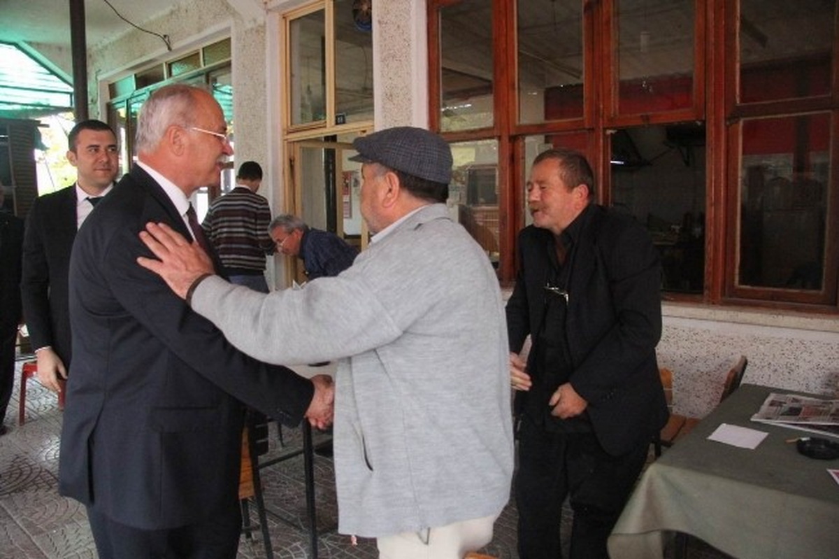Burhaniye\'de Lokum Tadında Bayramlaşma