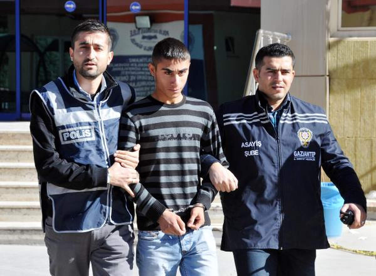 Dayısını ve Kuzenini Öldüren Şüpheli Adliyede