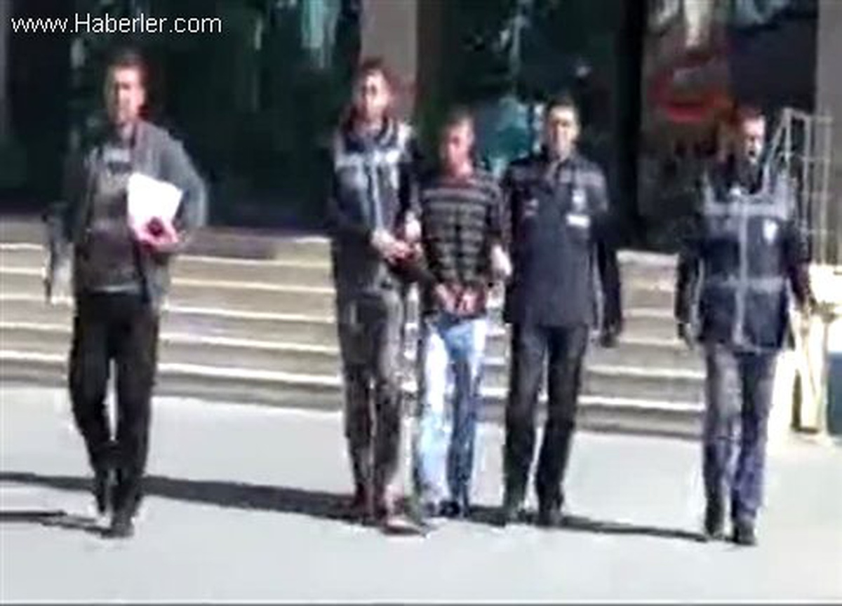 Dayısını ve Kuzenini Öldüren Şüpheli Adliyede