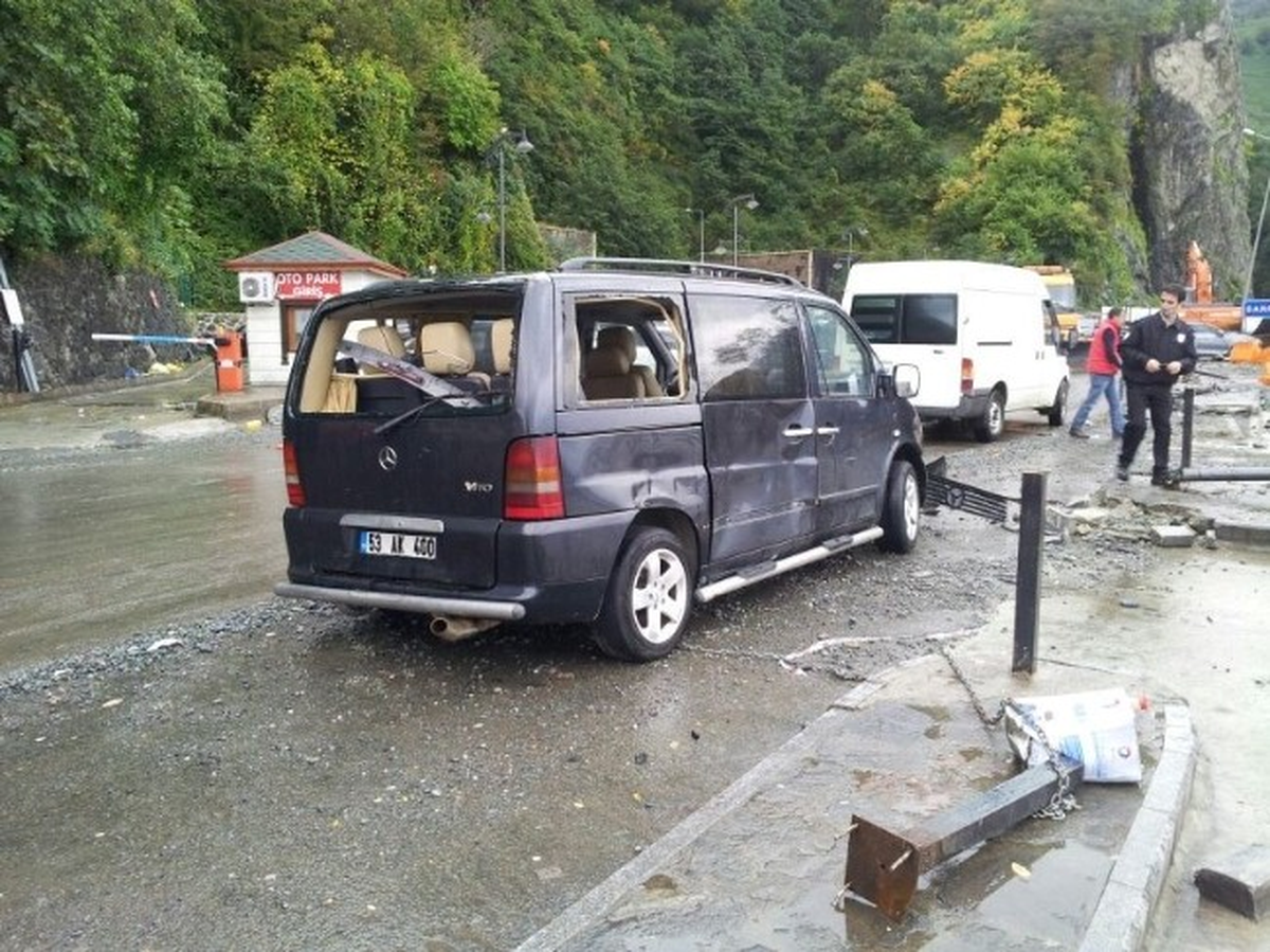 Doğu Karadeniz\'de Olumsuz Hava Şartları Maddi Hasara Neden Oldu
