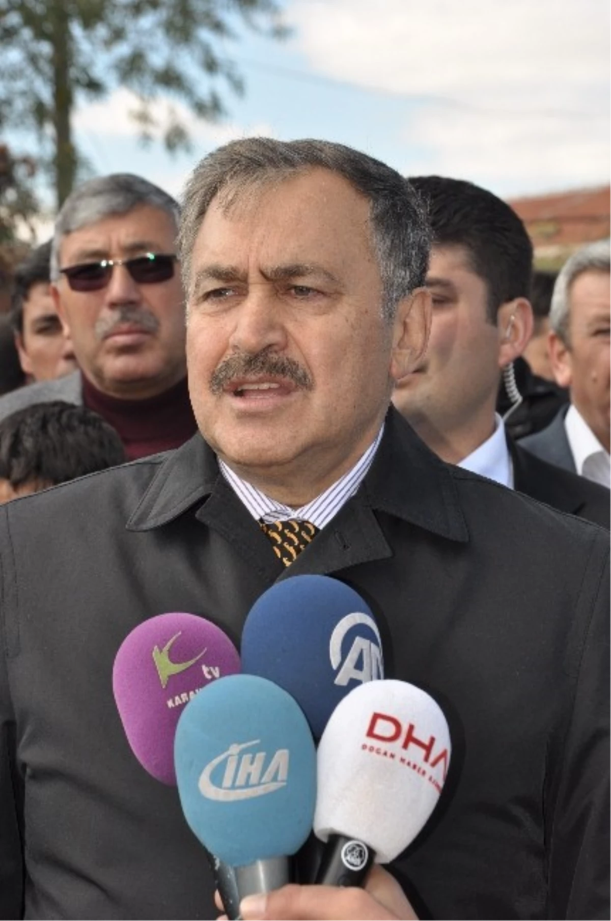Eroğlu: "Bölünmüş Yollar Yapılınca Kazalarda Azalma Oldu"