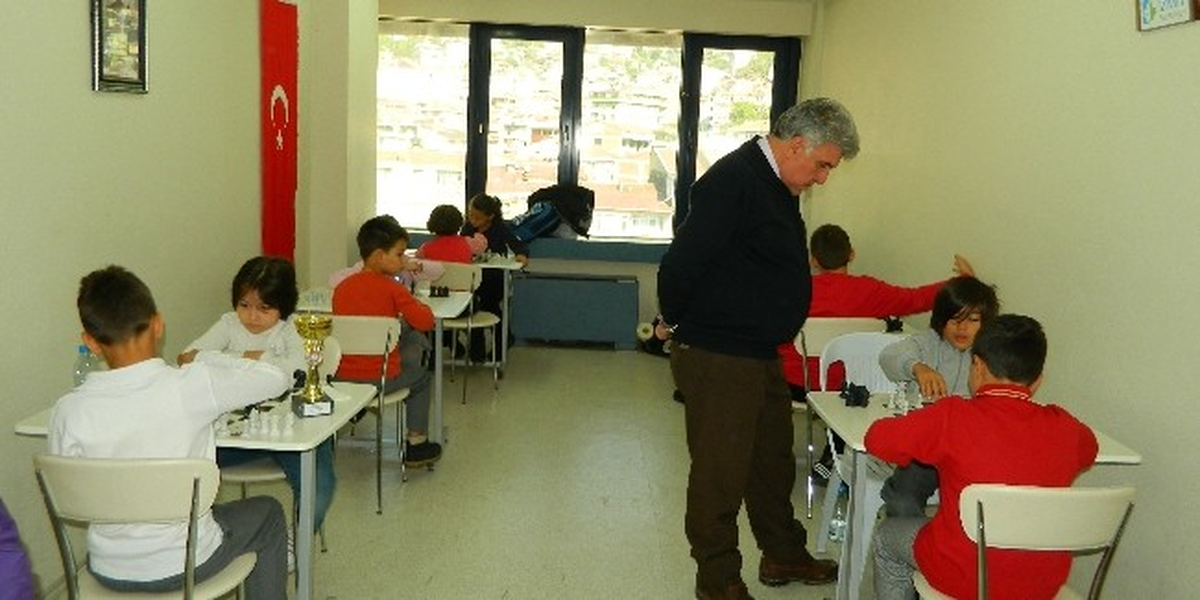 İzmit Belediyesi Satranç Okulları Büyük İlgi Görüyor