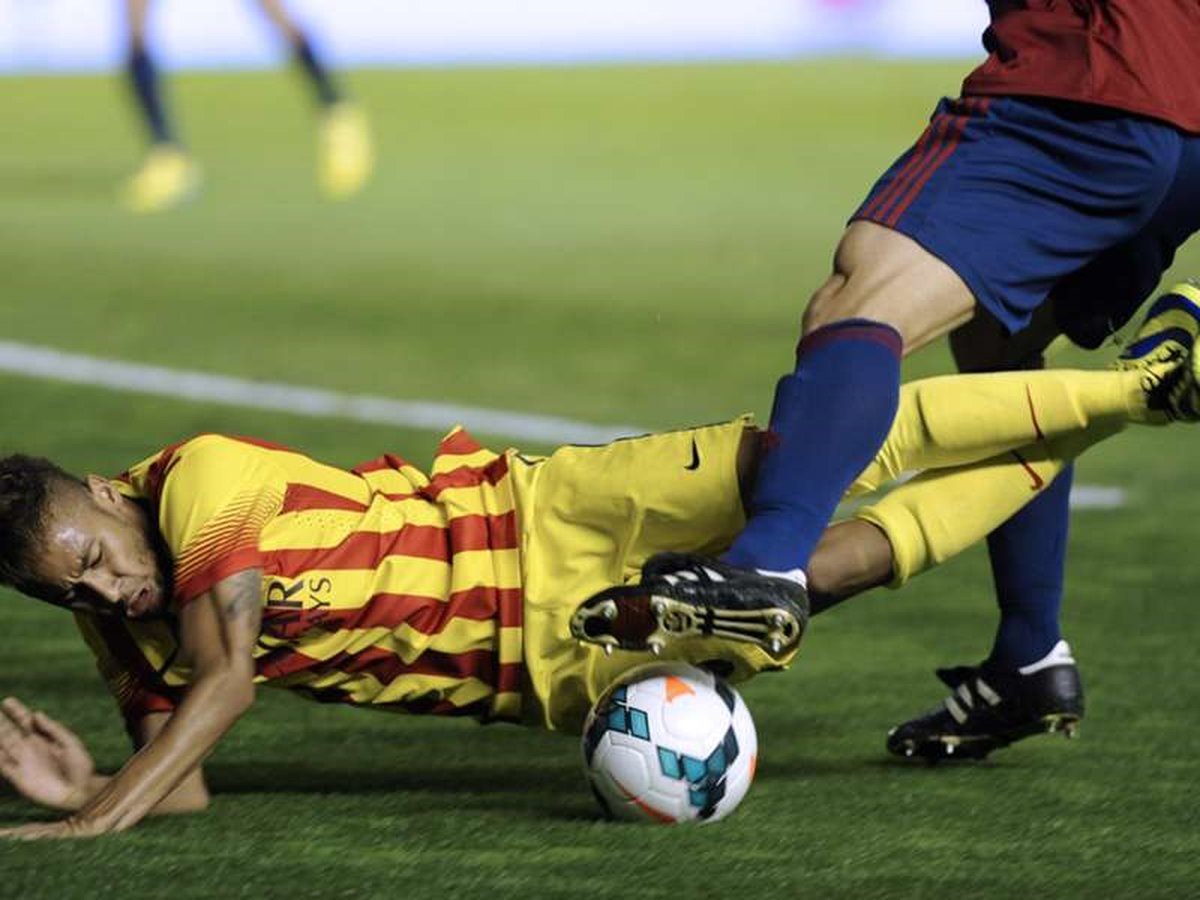 Martino: Neymar\'a Yapılan Fauller Cezasız Kalıyor