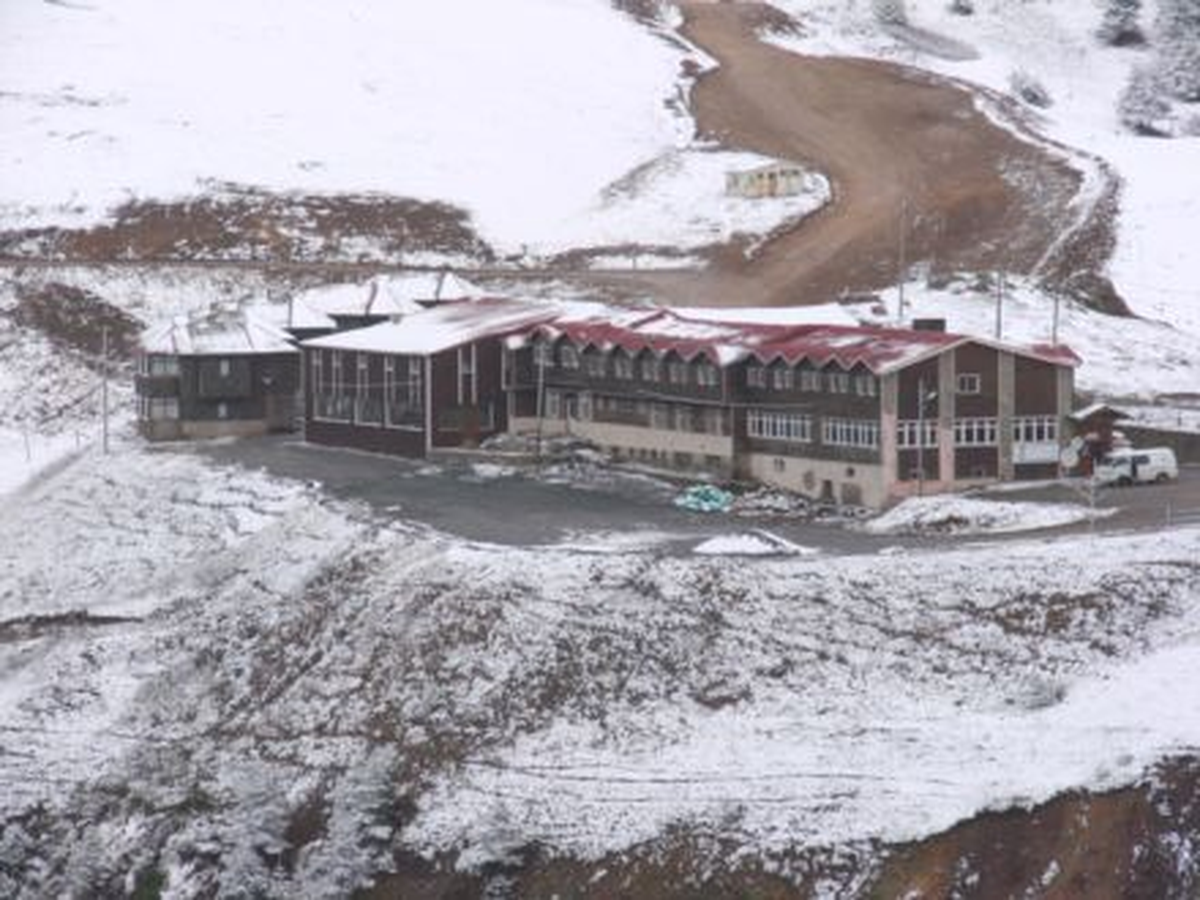 Zigana\'da Kar Yağışı Turizmcileri Sevindirdi