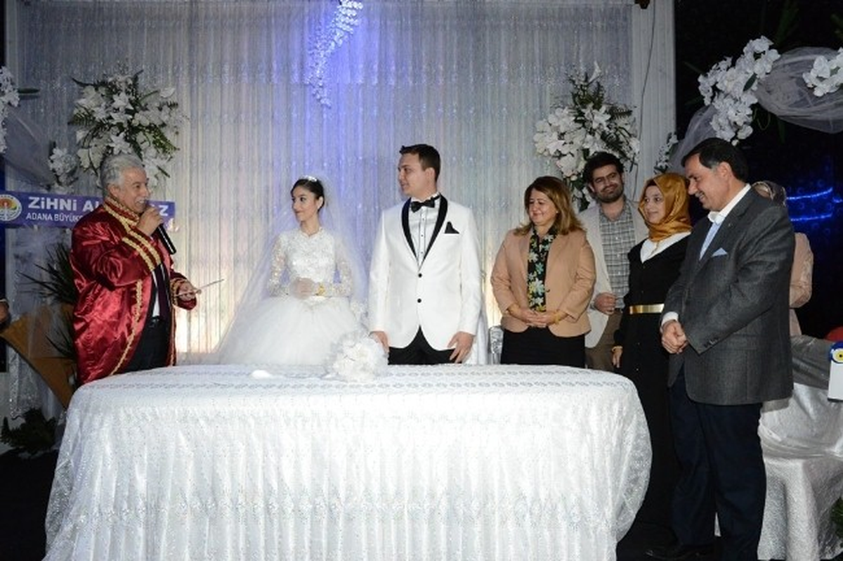 Aldırmaz Köse Çiftinin Nikahını Kıydı