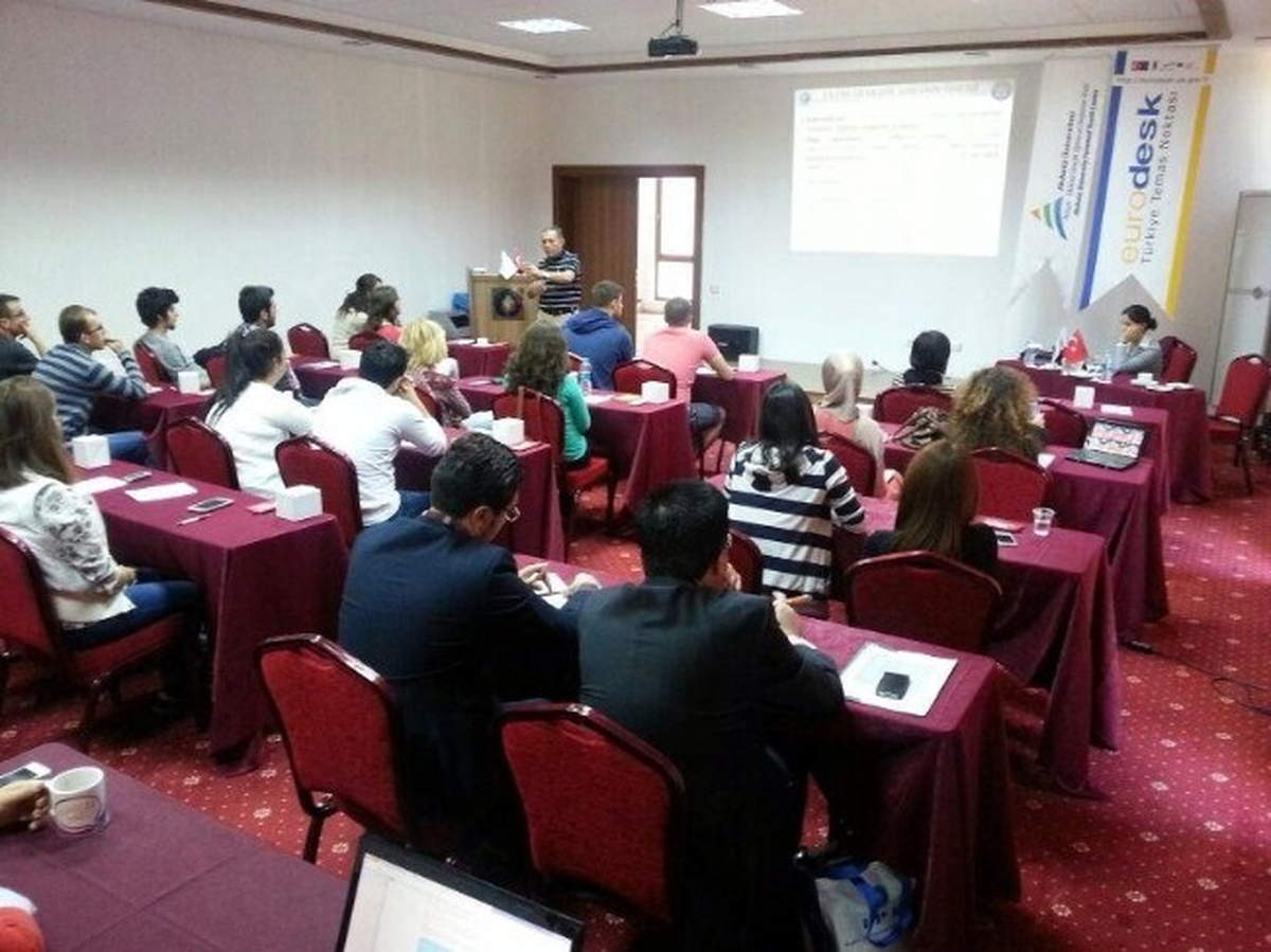 Aü Tarafından Yürütülen "Gençler Var" Projesi Sona Erdi