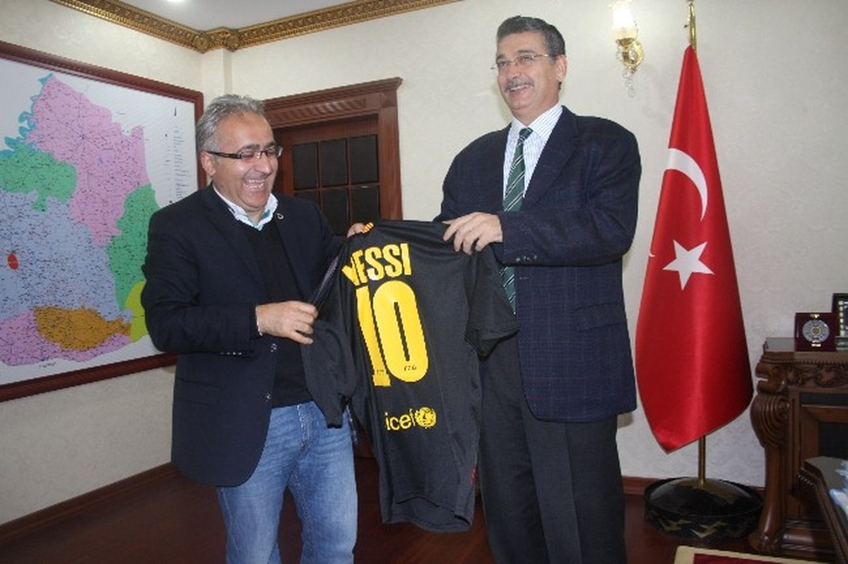 Barcelona Şampiyonlarından Güvenç\'e Ziyaret