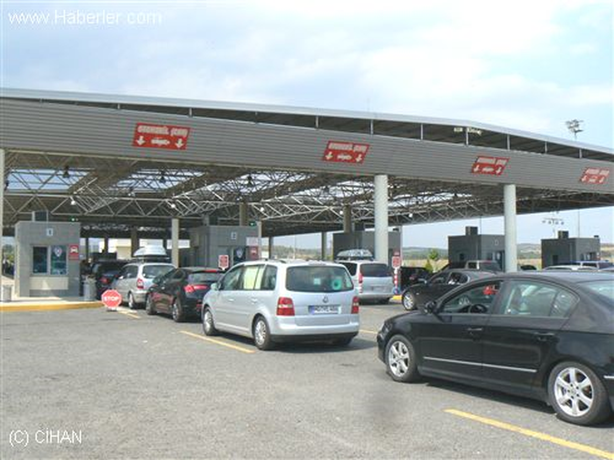 Edirne\'de Bayramda Sınır Kapılarından 279 Bin 90 Yolcu Geçti