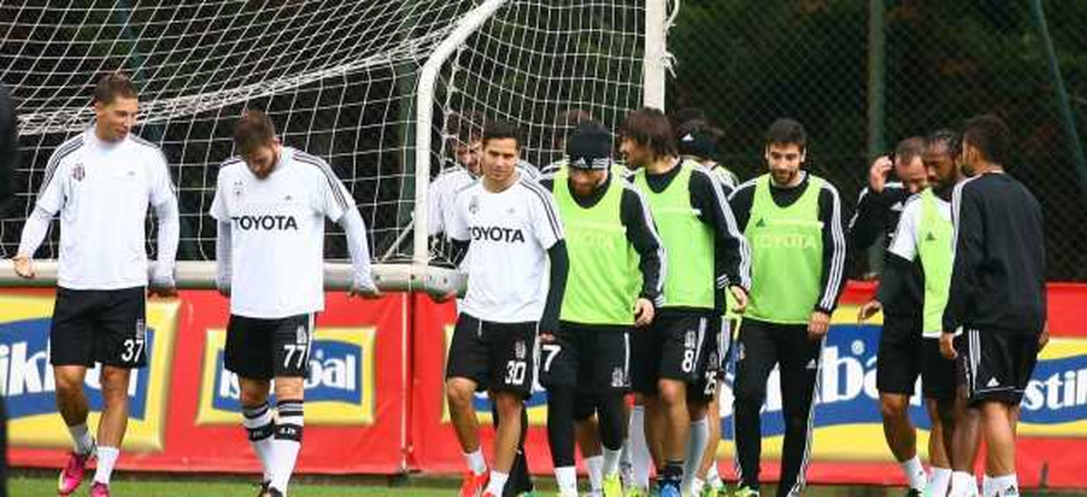 Beşiktaş - Çaykur Rizespor Maçının İlk 11\'leri Belli Oldu