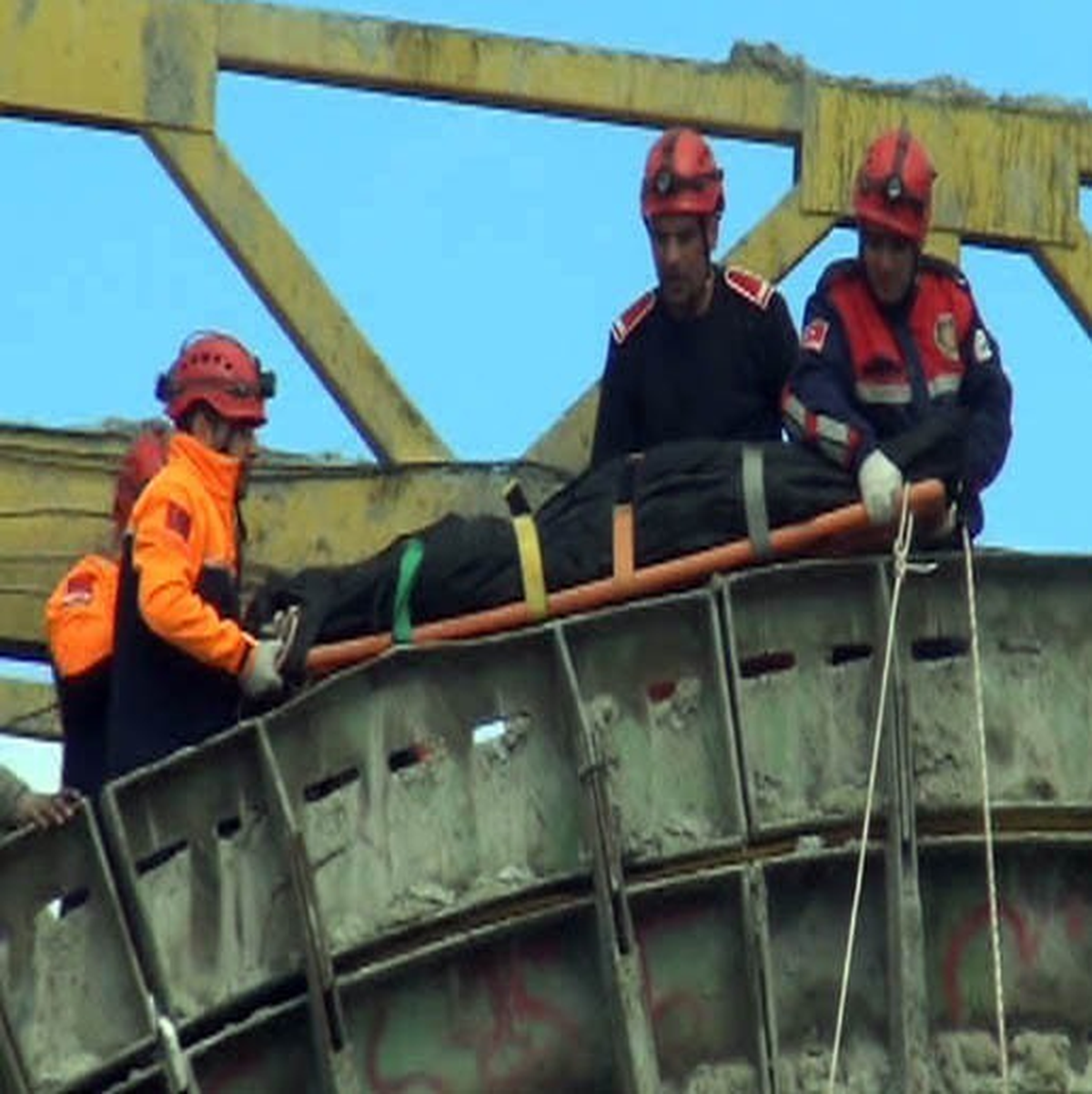 Btk Demiryolu Hattı\'nda Çökme: 1 Ölü, 2 Yaralı