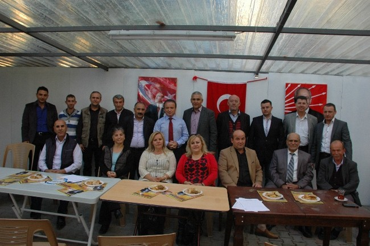 CHP\'li Akdemir Buca\'da Seçmenleriyle Kaynaştı