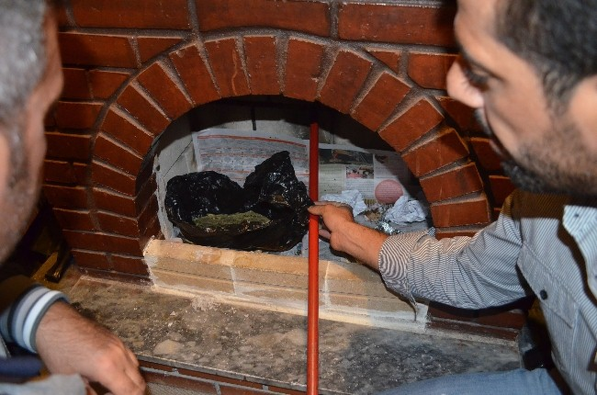 Erdemli Polisi 2 Kilo Esrar Ele Geçirdi
