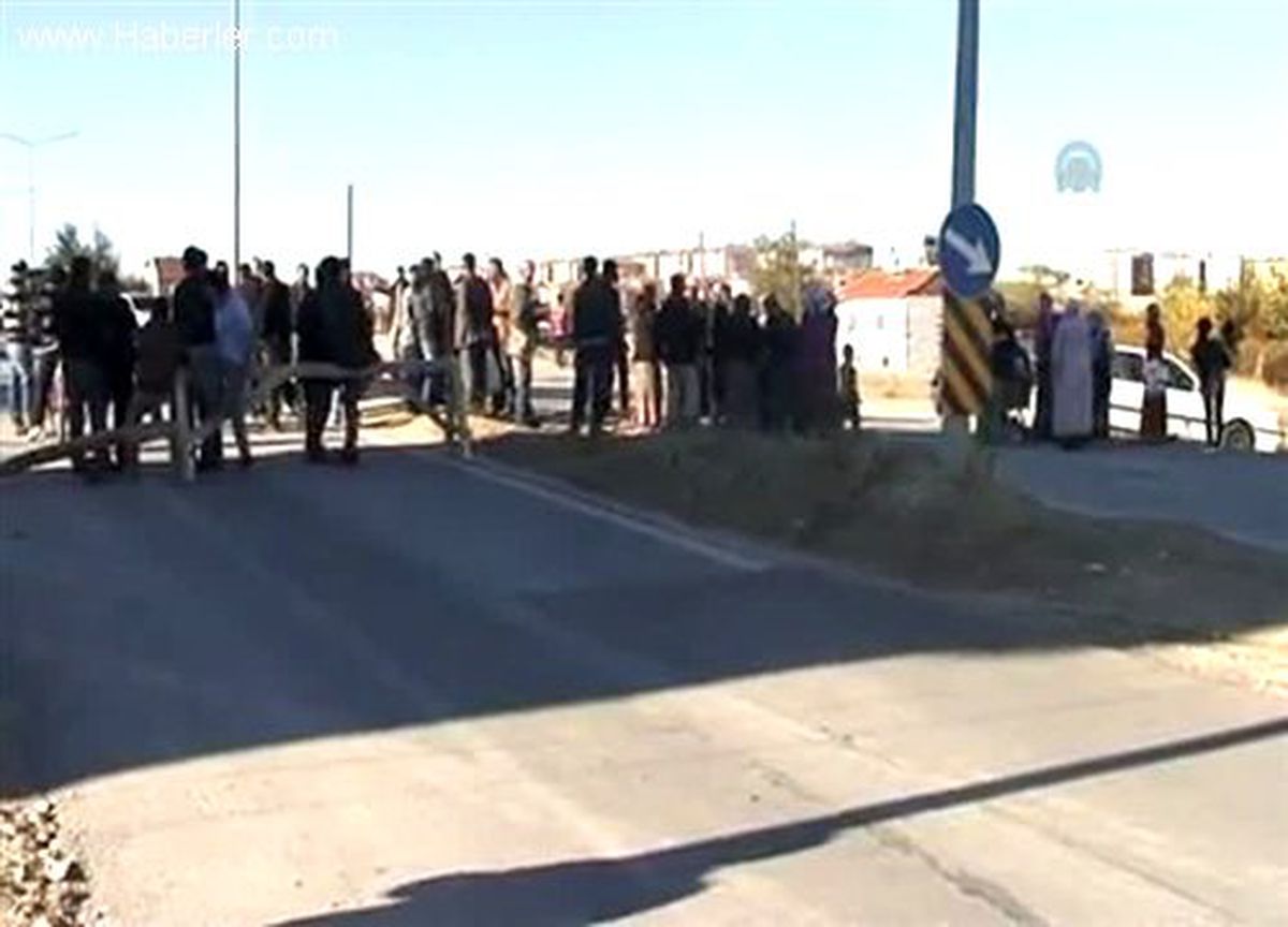 Eskişehir\'de altyapı hizmeti almak için yol kapattılar