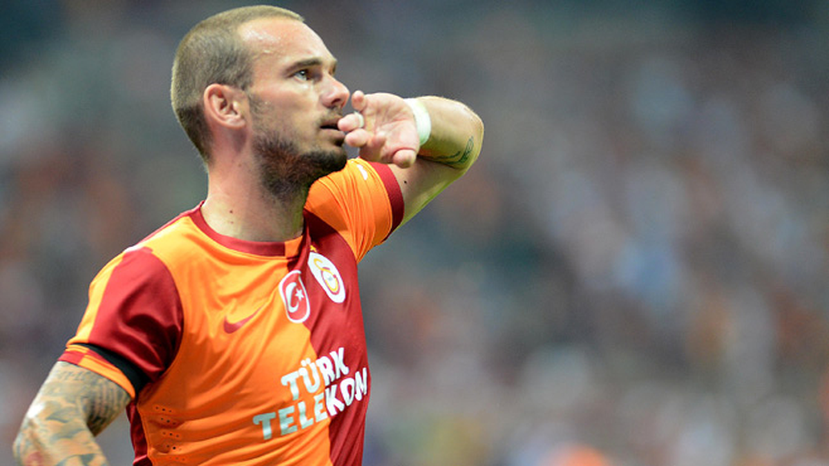 Galatasaray\'ın Hollandalı Futbolcusu Sneijder Açıklaması