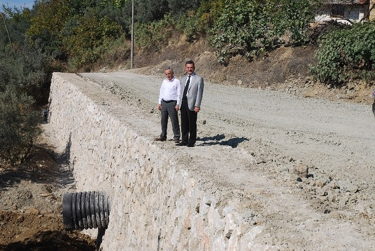 Gemlik Belediyesi Köy Çalışmalarına Devam Ediyor